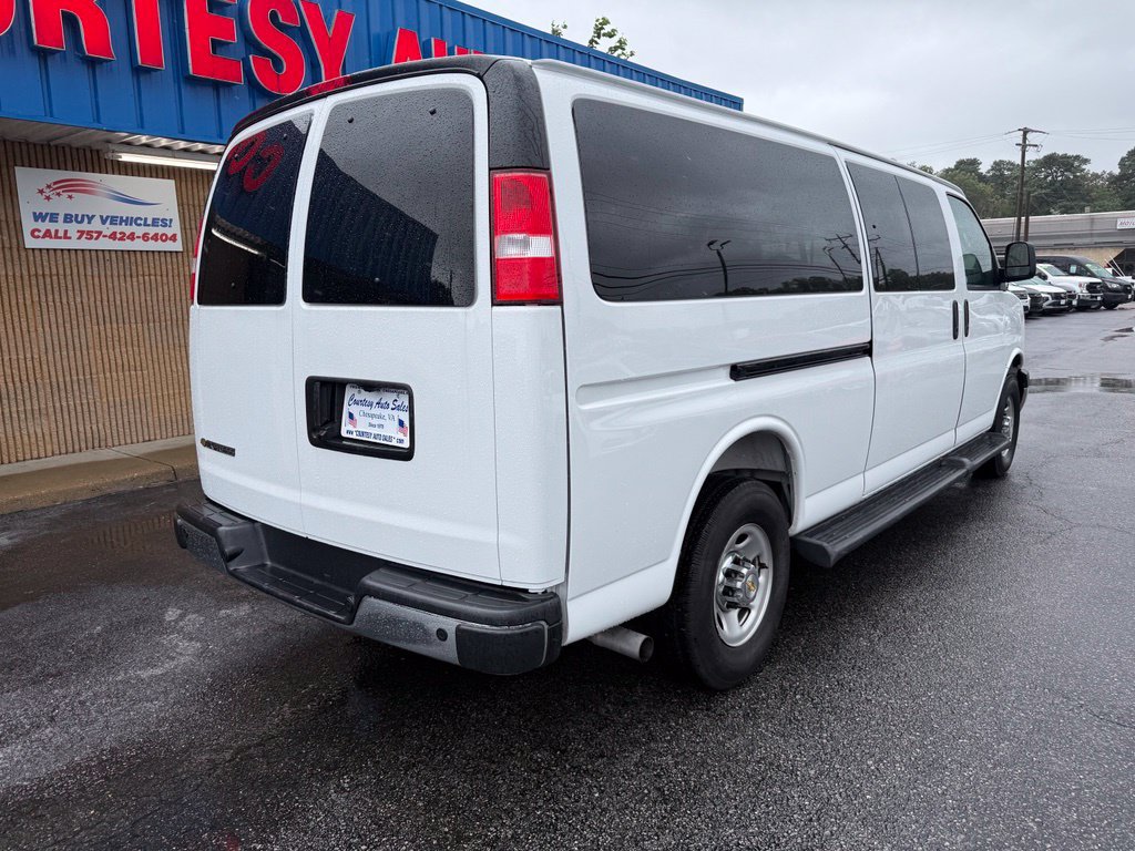 Used 2025 Chevrolet Express 3500 LT w/ LT Preferred Equipment Group RWD image 8