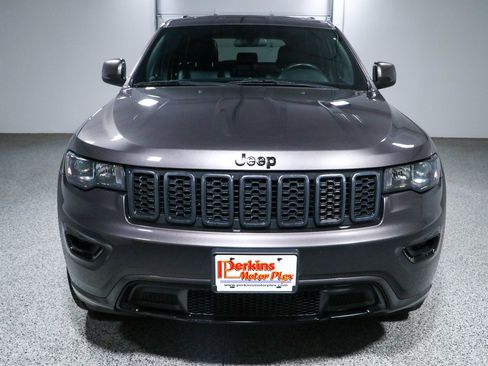 Used 2021 Jeep Grand Cherokee Laredo X AWD/4WD image 4