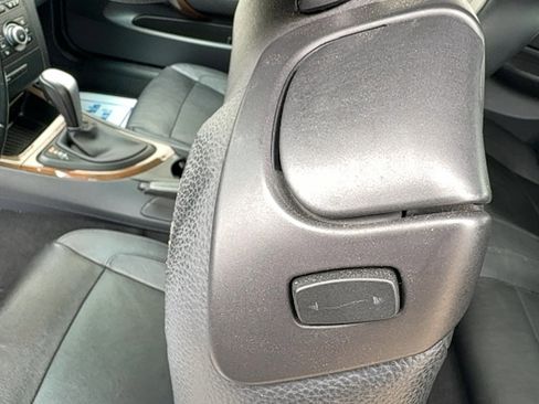 Used 2011 BMW 128i Convertible image 13