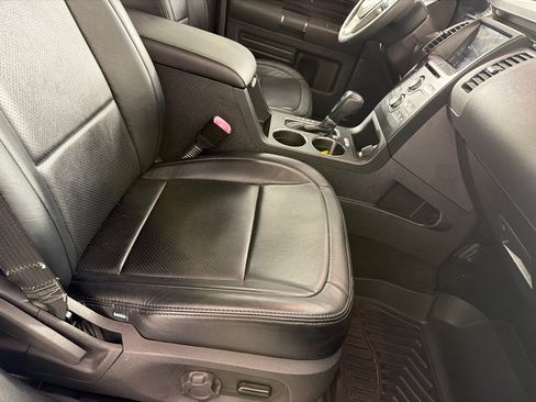 Used 2019 Ford Flex SEL FWD image 24
