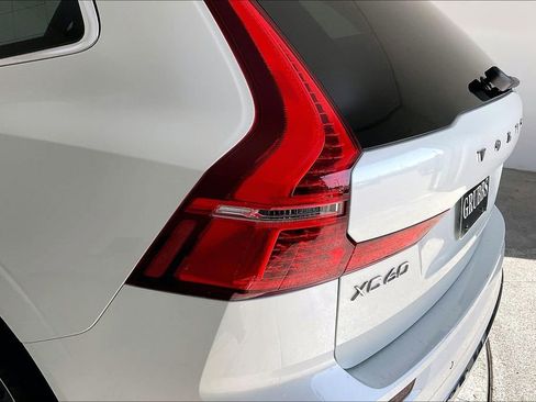 Certified 2022 Volvo XC60 T8 Inscription Expression image 39