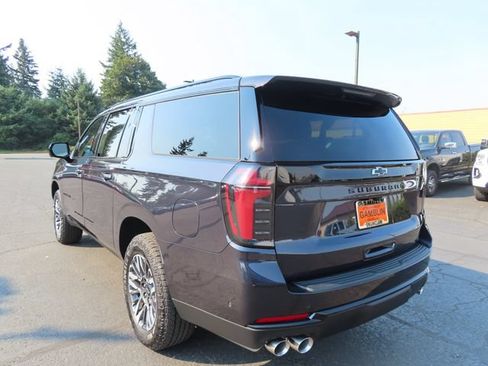 Used 2025 Chevrolet Suburban Z71 AWD/4WD image 5