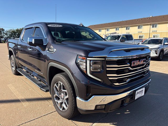 Used 2022 GMC Sierra 1500 SLT w/ SLT Premium Plus Package AWD/4WD image 1