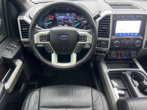 Used 2020 Ford F350 Lariat image 12