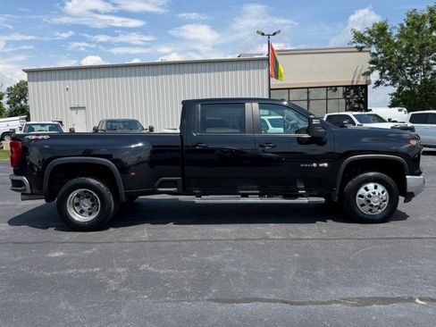 Used 2025 Chevrolet Silverado 3500 LT w/ Safety Package AWD/4WD image 9