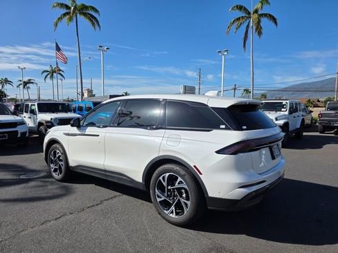 Used 2024 Lincoln Nautilus Premier w/ Equipment Group 102A image 5