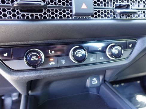 Used 2025 Honda HR-V Sport image 19