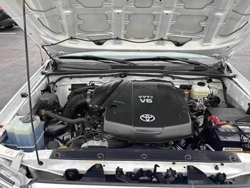 Used 2013 Toyota Tacoma 4x4 Double Cab w/ TRD Off-Road Pkg image 11