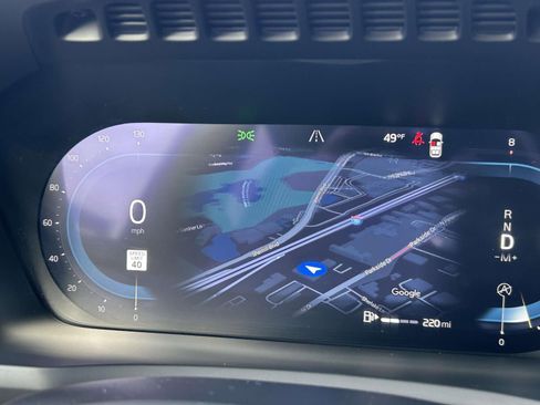 Certified 2025 Volvo XC90 B6 Plus image 31