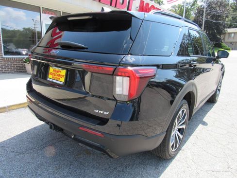 Used 2025 Ford Explorer ST-Line AWD/4WD image 11