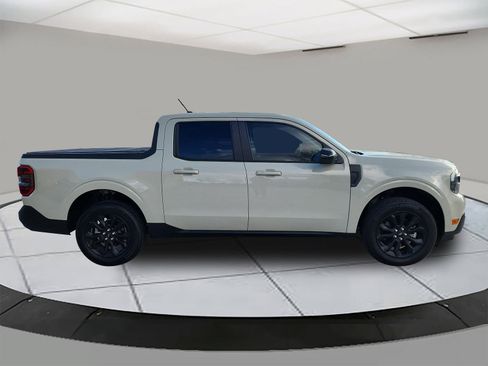 Used 2024 Ford Maverick Lariat w/ Black Appearance Package image 6
