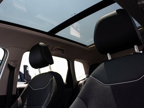 Used 2023 Volkswagen Taos SE image 22