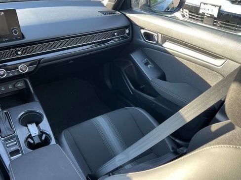 Used 2025 Honda Civic Sport image 19