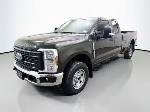 Used 2024 Ford F350 XL w/ XL Chrome Package image 3