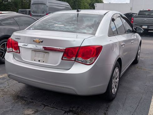 Used 2014 Chevrolet Cruze LS FWD image 3