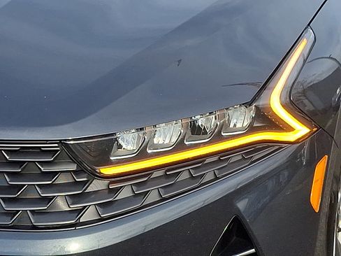 Used 2023 Kia K5 LXS image 9
