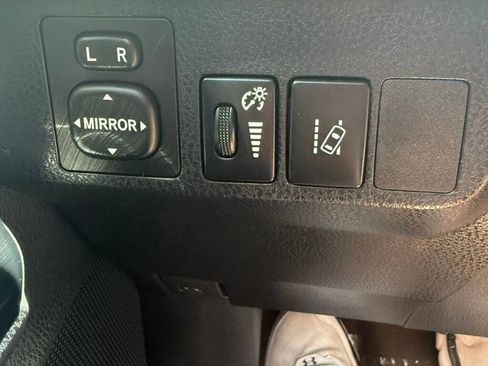 Used 2017 Toyota RAV4 Limited w/ Carpet Mat Package image 34