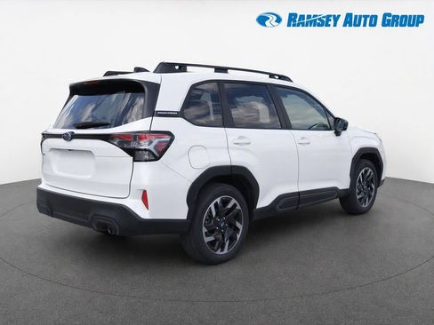 Used 2025 Subaru Forester Limited AWD/4WD image 4