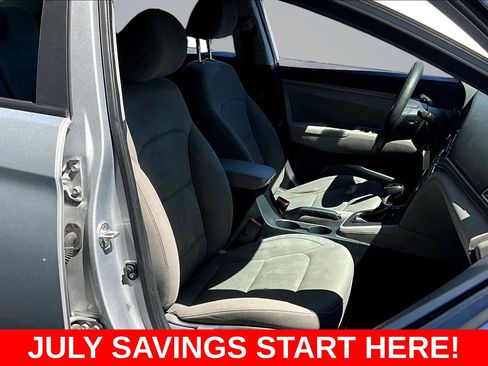 Used 2017 Hyundai Elantra SE FWD image 35