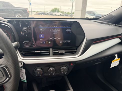 New 2026 Chevrolet Trax RS w/ Sunroof Package FWD image 17