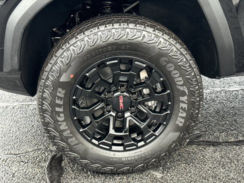 New 2026 GMC Canyon Elevation w/ Convenience Package image 16