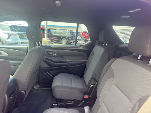 Used 2023 Chevrolet Traverse LT AWD/4WD image 31