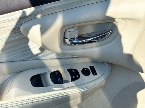 Used 2016 Nissan Murano S w/ Navigation Package FWD image 18