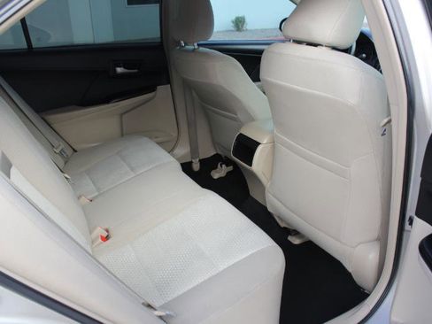 Used 2014 Toyota Camry LE FWD image 14
