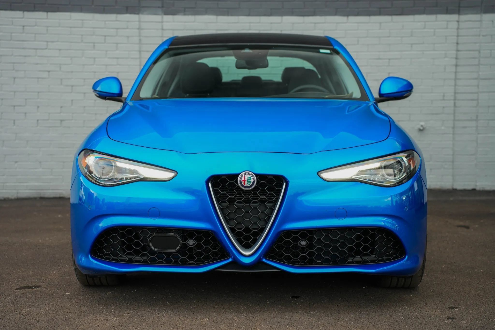 Used 2018 Alfa Romeo Giulia Ti Sport w/ Quick Order Package 22S Sport AWD/4WD image 2