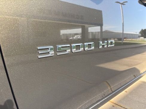 Used 2022 Chevrolet Silverado 3500 LT w/ Convenience Package AWD/4WD image 9