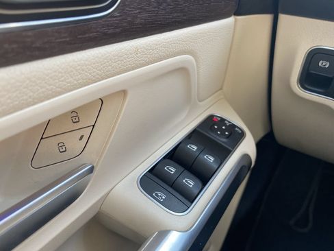 Certified 2023 Mercedes-Benz GLB 250 w/ Premium Package image 9