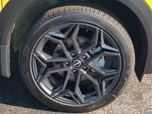 New 2025 Nissan Kicks SR image 10