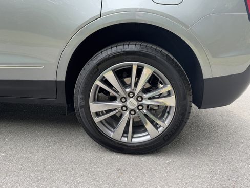 Used 2025 Cadillac XT5 Premium Luxury image 12
