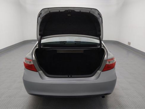 Used 2017 Toyota Camry LE FWD image 29