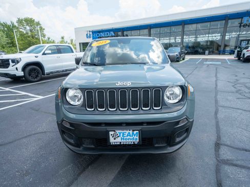 Used 2018 Jeep Renegade Sport w/ Power & Air Group AWD/4WD image 2