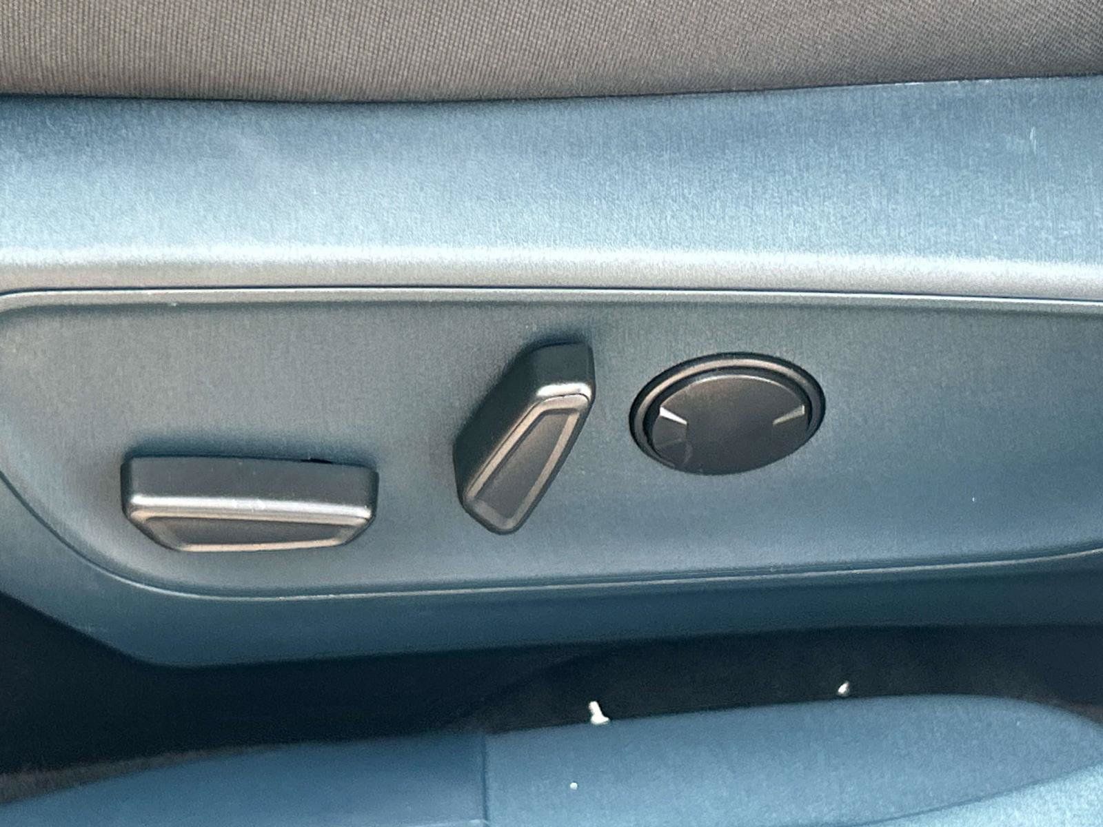 Used 2025 Ford Maverick XL FWD image 26