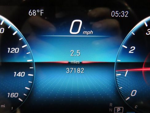 Used 2022 Mercedes-Benz GLB 250 4MATIC image 12