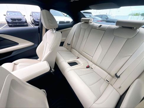 Used 2025 BMW 230i Coupe w/ Convenience Package image 28