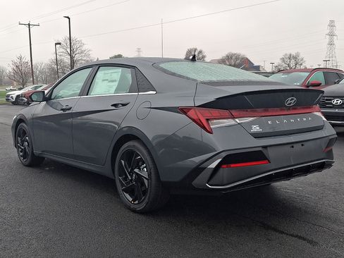 New 2026 Hyundai Elantra SEL Sport Premium FWD image 3