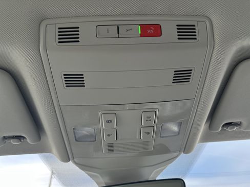 New 2025 Volkswagen Jetta SE image 18