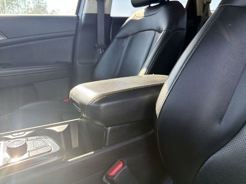 Certified 2024 Kia Sportage EX image 21