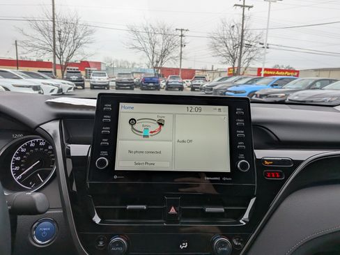 Certified 2022 Toyota Camry XLE image 18