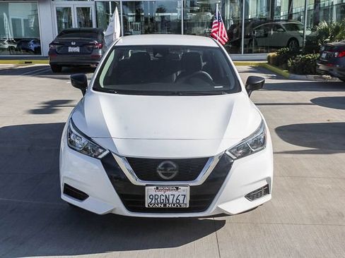 Used 2020 Nissan Versa S FWD image 2