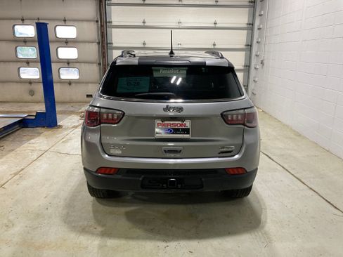 Used 2019 Jeep Compass Latitude AWD/4WD image 12