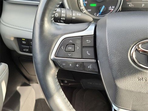 Used 2021 Toyota Highlander Limited image 25