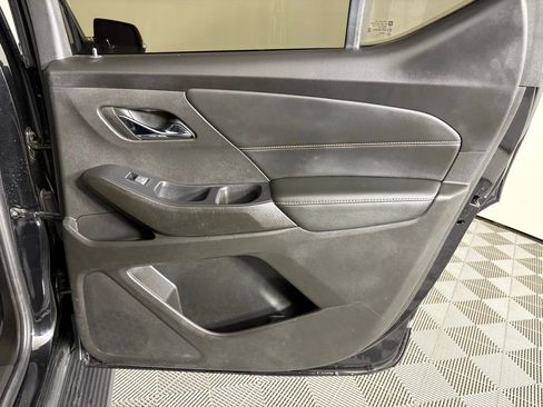 Used 2021 Chevrolet Traverse RS w/ LPO, Cargo Package FWD image 51