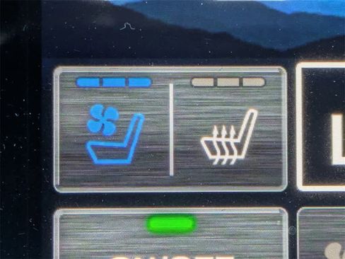 Used 2023 Subaru Ascent Touring image 33