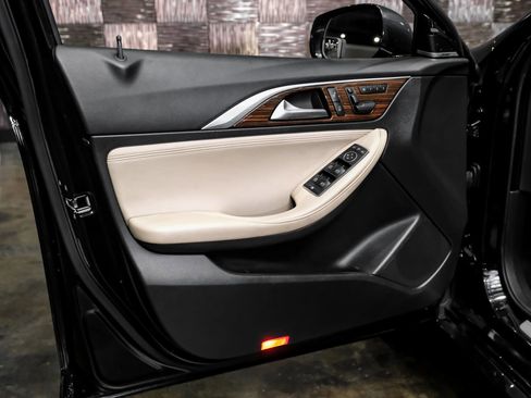 Used 2018 INFINITI QX30 Premium w/ Technology Package image 39