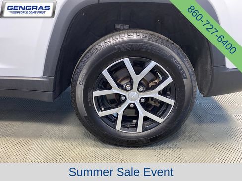 Used 2024 Jeep Grand Cherokee L Limited AWD/4WD image 34