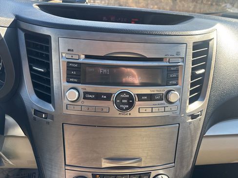 Used 2010 Subaru Outback 2.5i Premium image 27